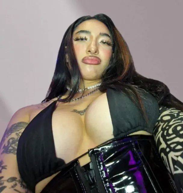 Bonzzhntai OnlyFans creator passionate about cosplay