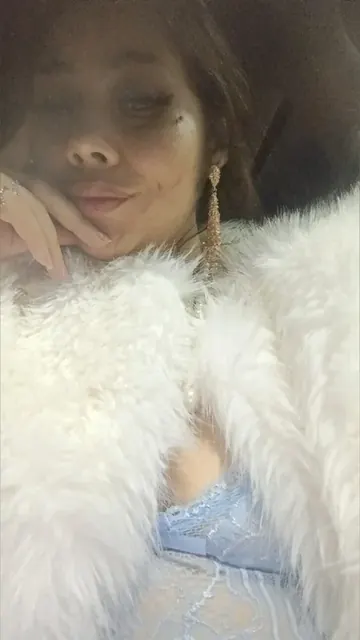 90sBoss Lady OnlyFans creator with engaging content