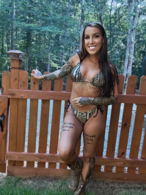 Bottomland Brunette OnlyFans Southern outdoors creator