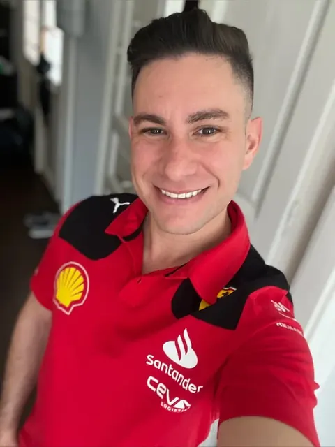 Brad Knight OnlyFans Brunette Performer