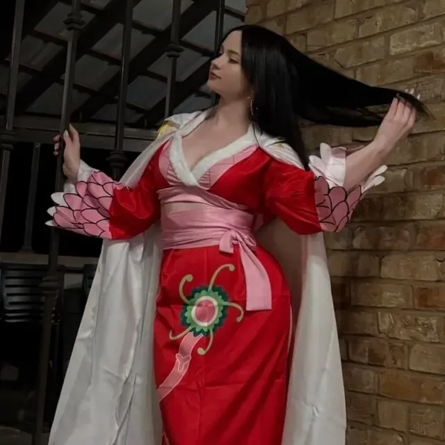 bratvanna OnlyFans cosplay content