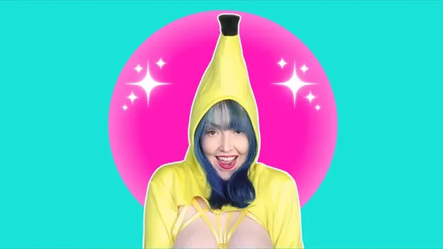 Breanna Banana VIBananas OnlyFans creator with blue hair