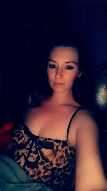 Curvy m*lf OnlyFans creator with exclusive content