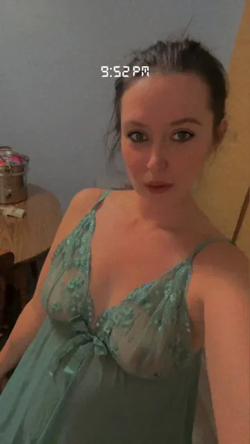 Free curvy mlf OnlyFans creator with exclusive content
