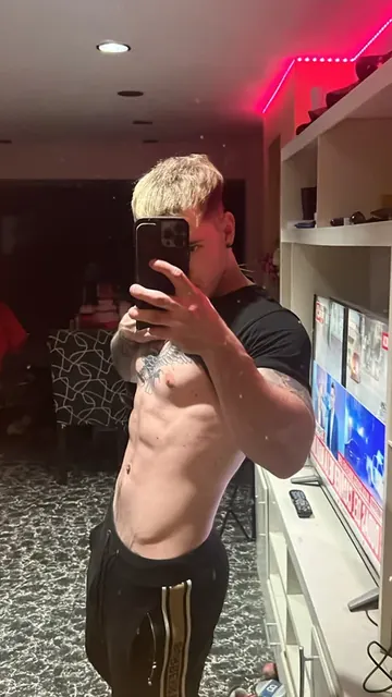 Brian OnlyFans male creator with exclusive content