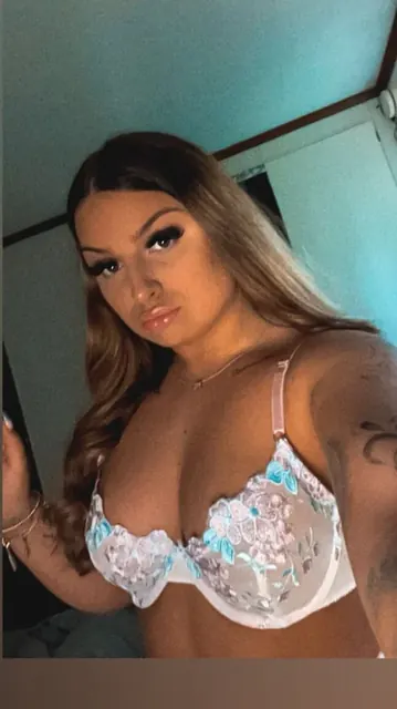 EDINA TOP 0.1% OnlyFans creator with daily updates