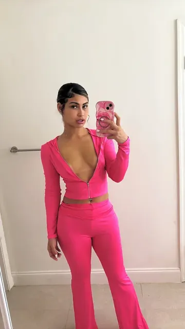 Bubbles OnlyFans creator with exclusive content