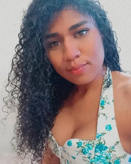 Verónica profile on OnlyFans with charming personality.