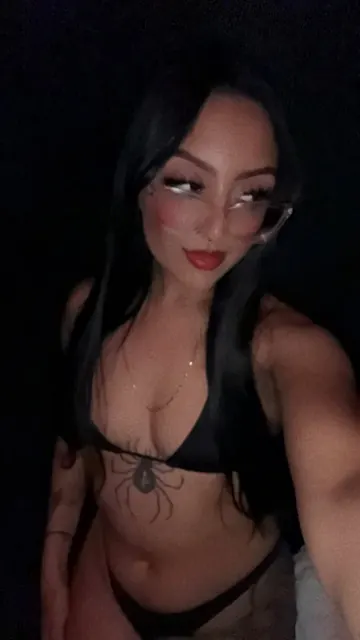 BABY LIZ 🦢 OnlyFans slim tattooed creator