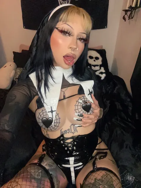Courtney OnlyFans Cosplay Creator