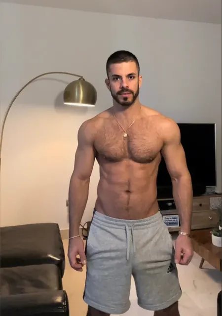 carlitos17bcn OnlyFans exclusive video creator