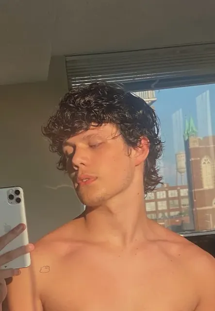 Carter Layton OnlyFans exclusive nude content