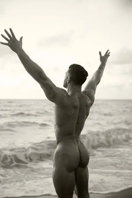 Caseymiami OnlyFans creator showcasing her physique