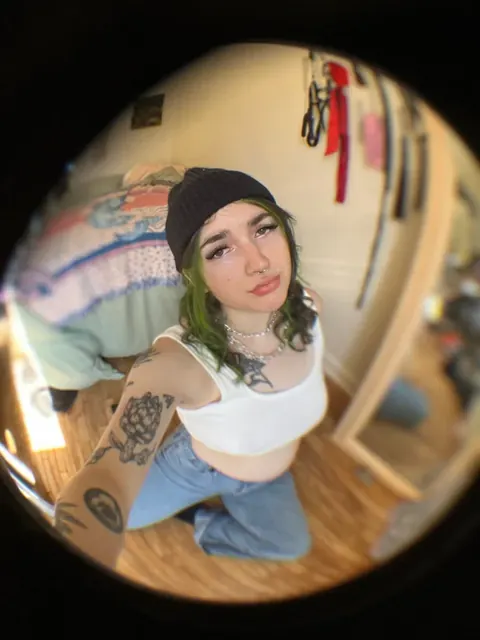 Enchantress OnlyFans creator with cute content