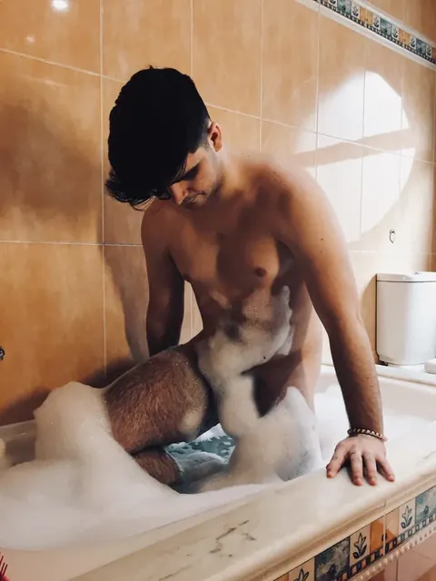 Cedeiraa OnlyFans creator with exclusive content