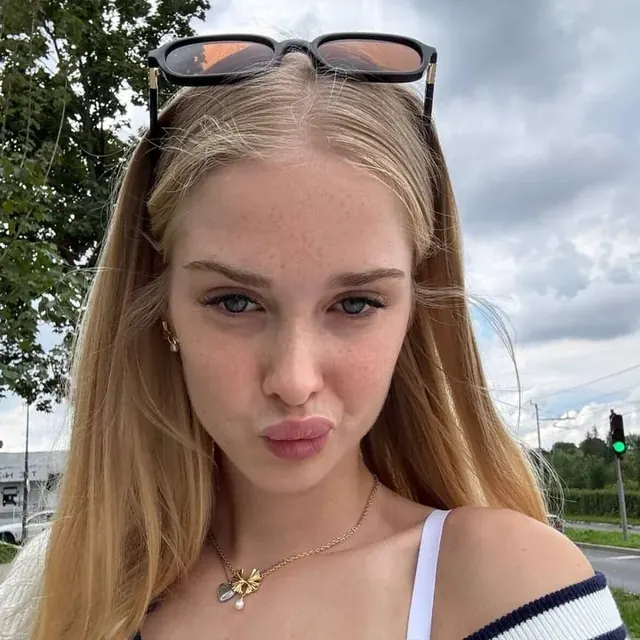 Celine Ren OnlyFans Authentic Creator
