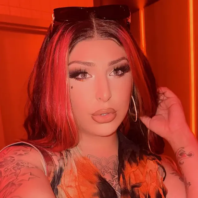 Chanel Santini OnlyFans gender-fluid performer