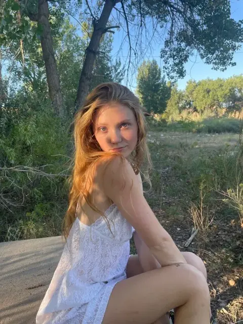 Lara Means OnlyFans creator with engaging content