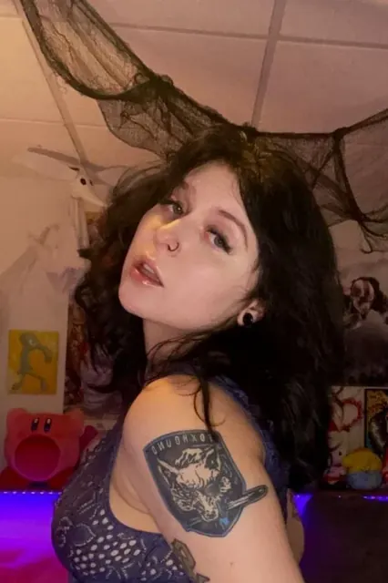 Charlotteangel OnlyFans gaming and anime enthusiast