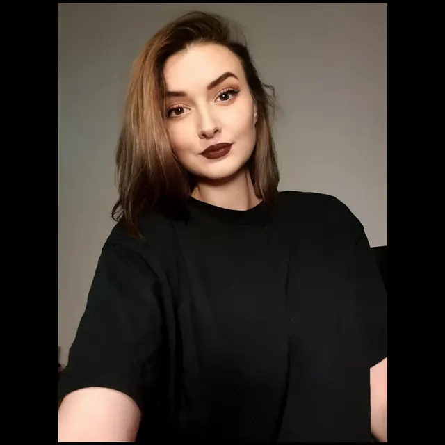 Charlottebelle on OnlyFans with an alternative twist
