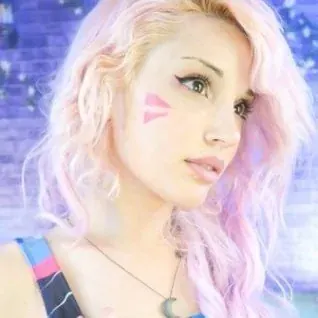 CherryCrush OnlyFans profile picture - vibrant creator