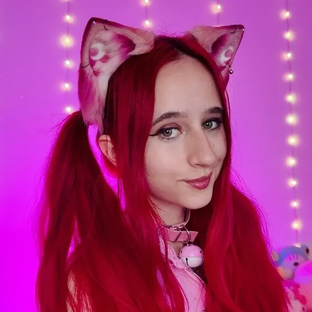 Lil Mia OnlyFans playful catgirl creator