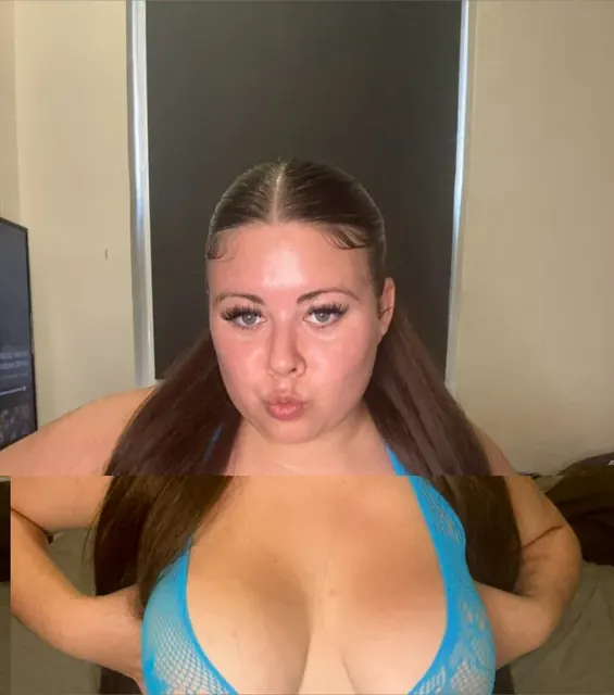Chloebaby on OnlyFans with a big round sexy belly.
