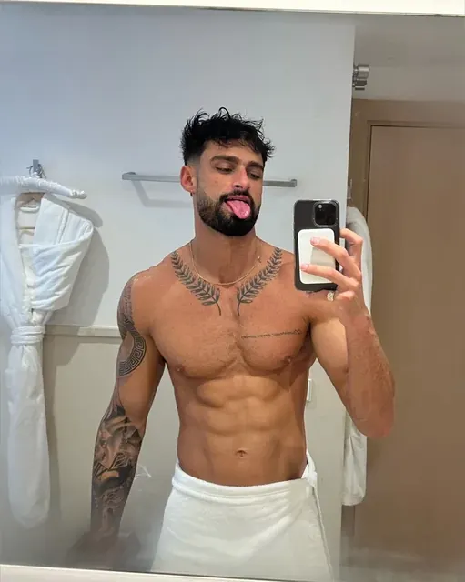Christopher Yianni OnlyFans powerlifter from Australia
