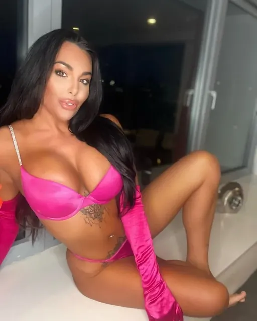 Christina OnlyFans British creator with a playful side