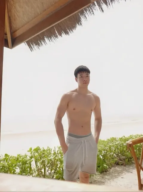ซน.✨(Cinonx) OnlyFans creator with exclusive content.
