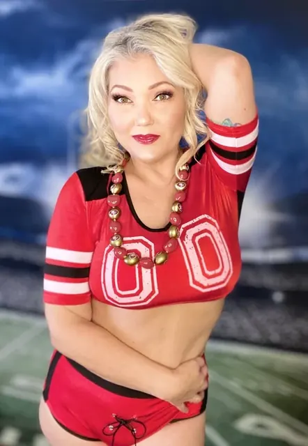 Clairedames OnlyFans blonde glamorous creator