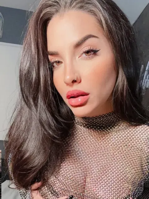 CLARA OnlyFans reality TV finalist and content creator