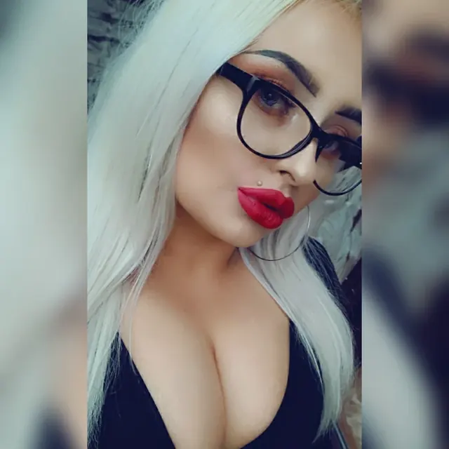 Charl💋 OnlyFans creator with engaging content