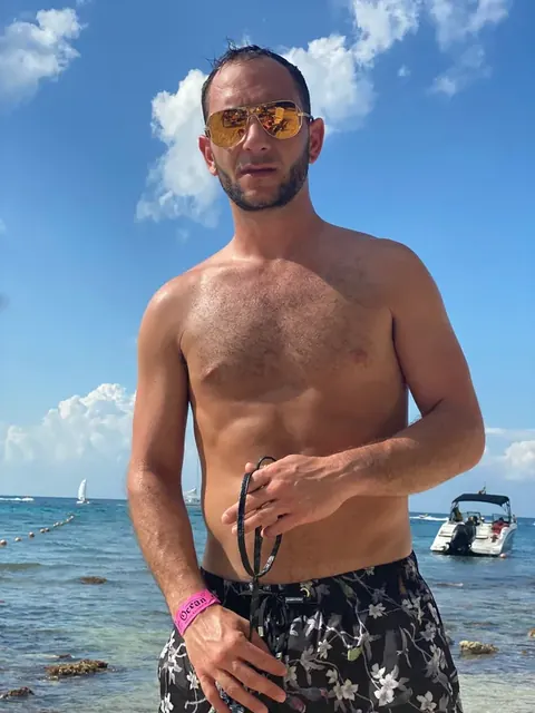 CliqueBaitTVFree OnlyFans creator with full-length videos