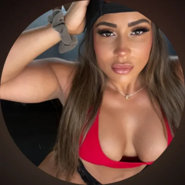 CARMELA CLUTCH OnlyFans creator with live content