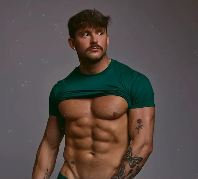 Coley Vance OnlyFans creator with stunning physique