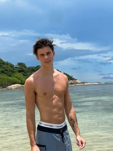 Corderyfit OnlyFans creator with exclusive content