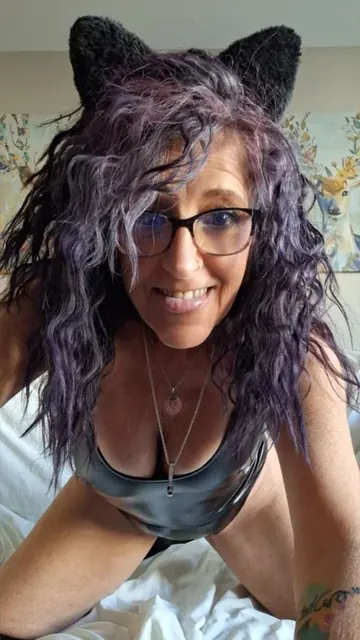 🚨LETS VC!!🚨 COUGARSEEKINGCUBVIP🚨 OnlyFans creator with engaging content.