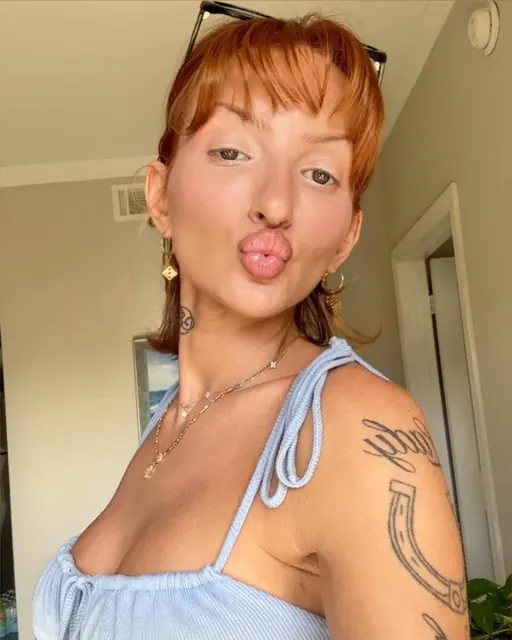 Willow Jenavieve OnlyFans creator with exclusive content
