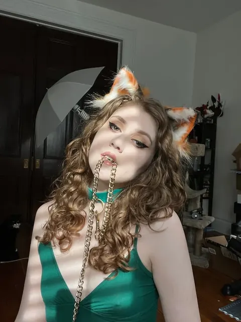 Crimson Electra OnlyFans Alternative Creator