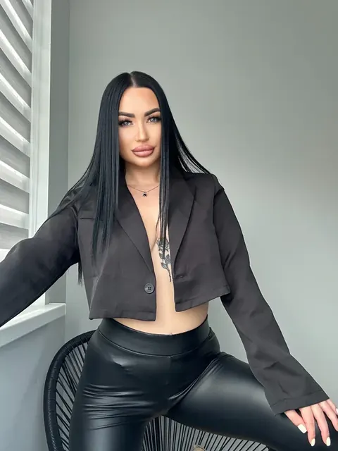 CrissBrunetteFree OnlyFans profile with exciting content