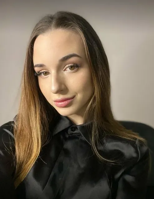CAROLYN OnlyFans active lifestyle