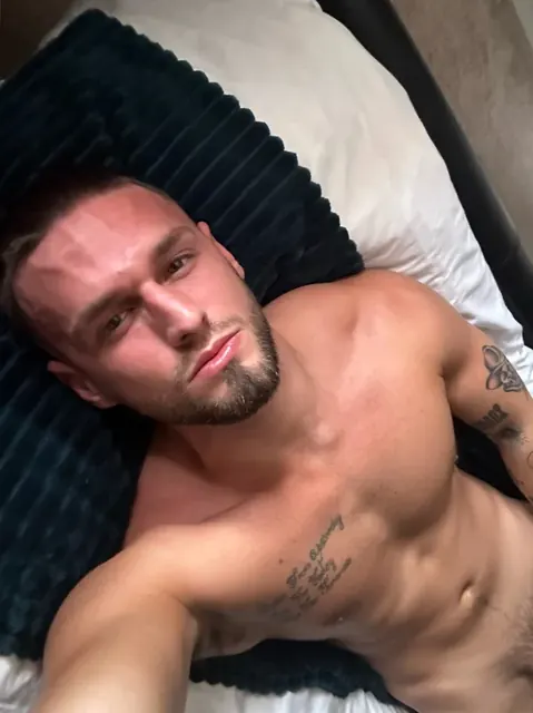 CS on OnlyFans offering exclusive content