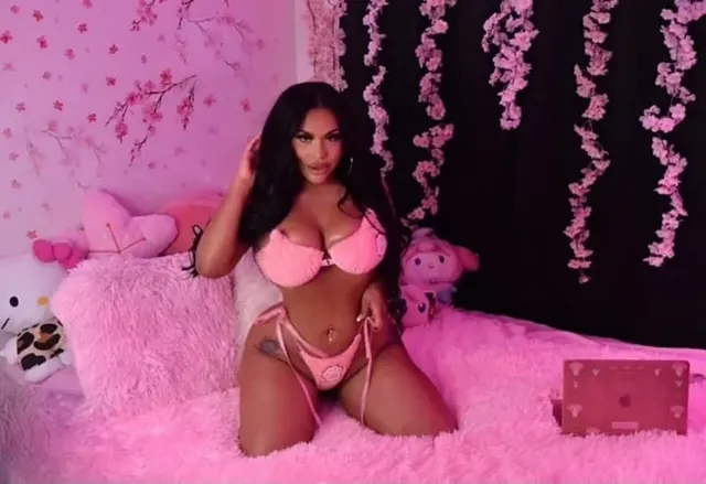 Cubanamio2 OnlyFans Curvy Creator