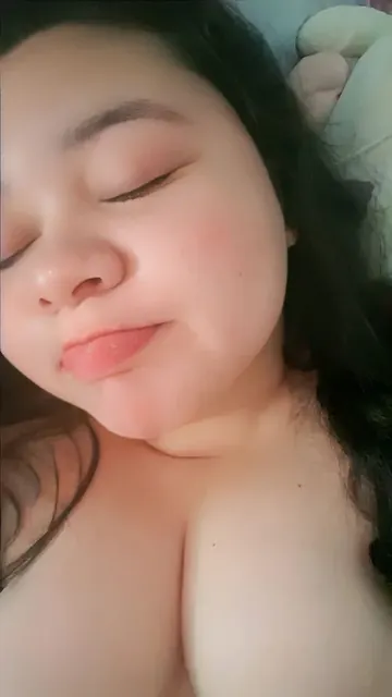 Alice OnlyFans chat-focused creator from Honduras