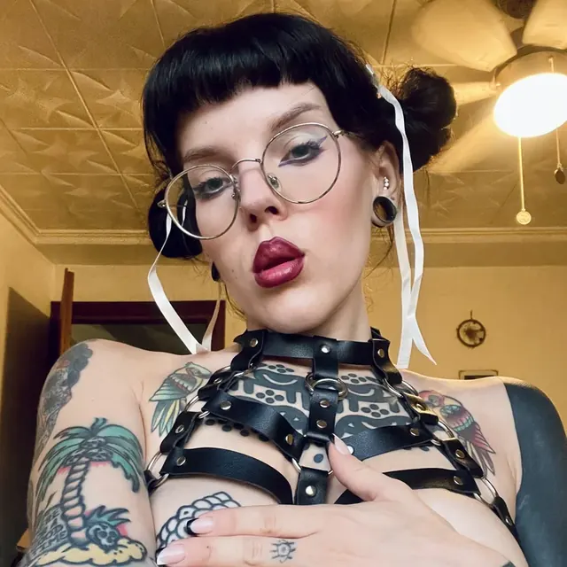 Goth Babe Liss OnlyFans inked babe