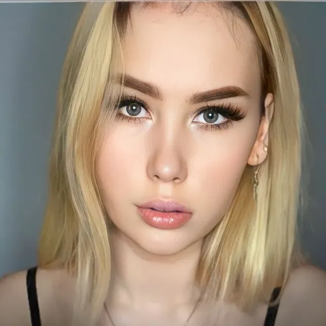 Cute Luna OnlyFans Creator with Positive Vibes