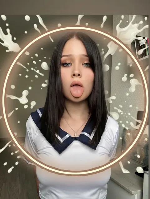 Cutie Lily 🌸 OnlyFans cosplayer with adorable charm.