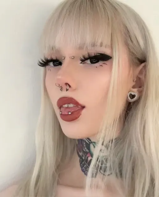 Sade OnlyFans profile picture - Petite creator