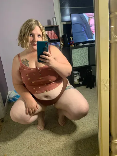 Alexa on OnlyFans delivering flirty content